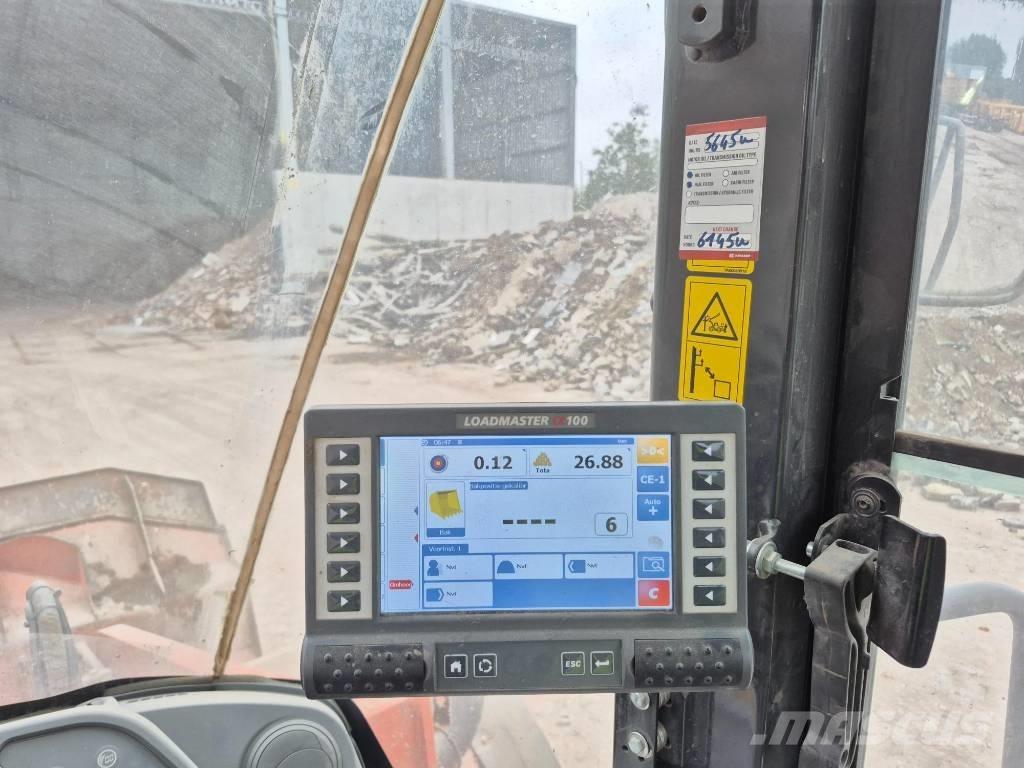 Hitachi ZW 250-6 لوادر بعجل