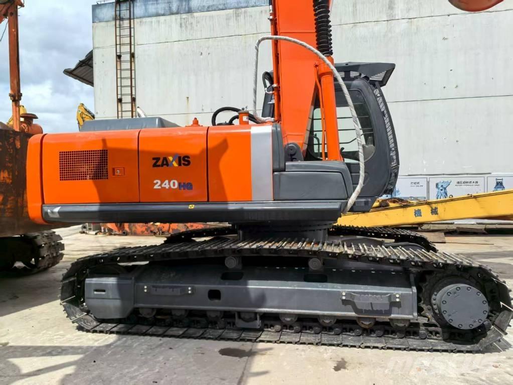 Hitachi ZX 240 HG حفارات زحافة