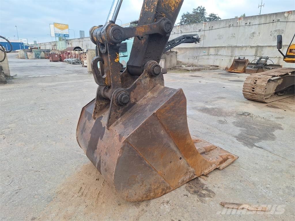 JCB JS 220 أخرى