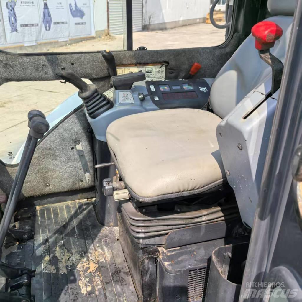 Bobcat 331 حفارات صغيرة أقل من 7 طن (حفارات صغيرة)