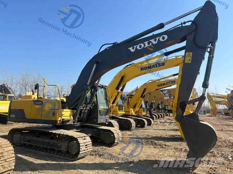 Volvo EC 220 D حفارات زحافة