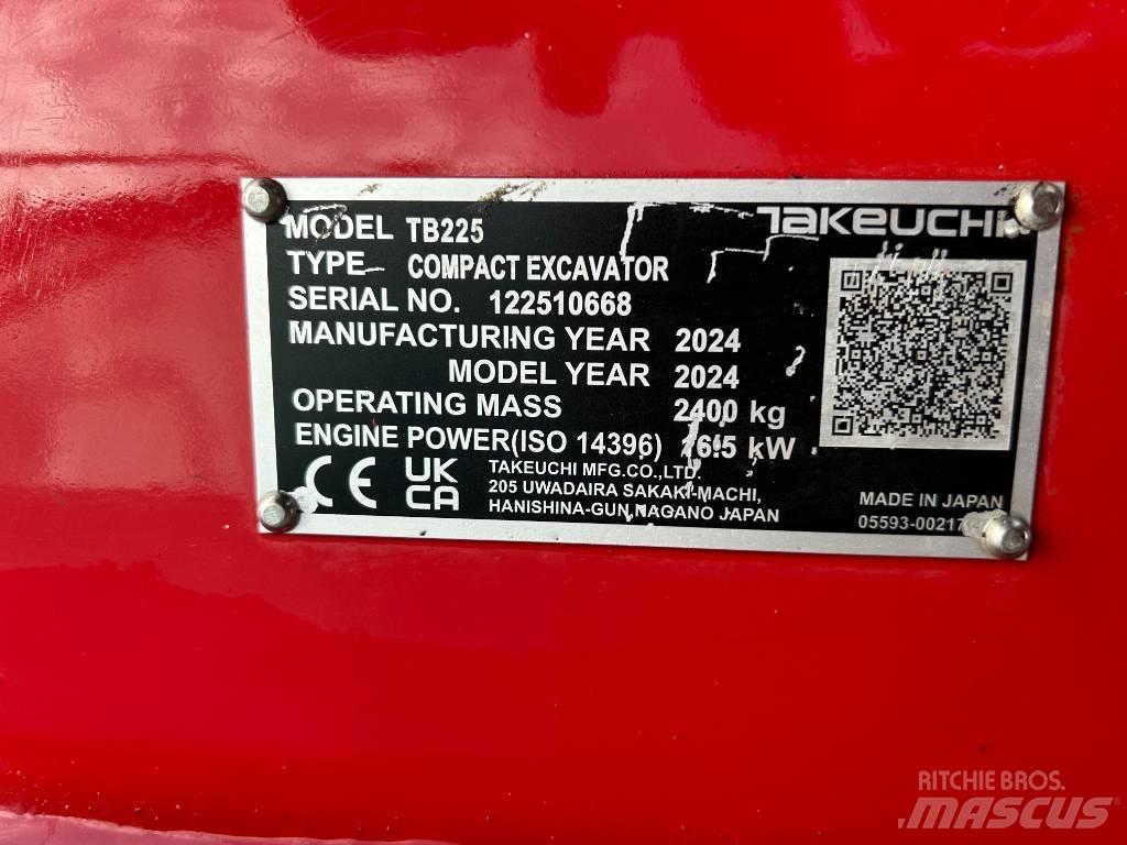 Takeuchi TB 225A V5 حفارات صغيرة أقل من 7 طن (حفارات صغيرة)