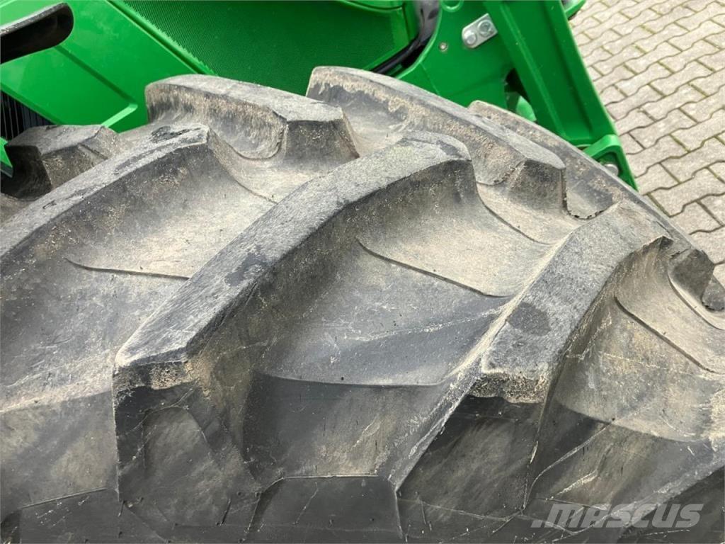 John Deere 6R 150 الجرارات