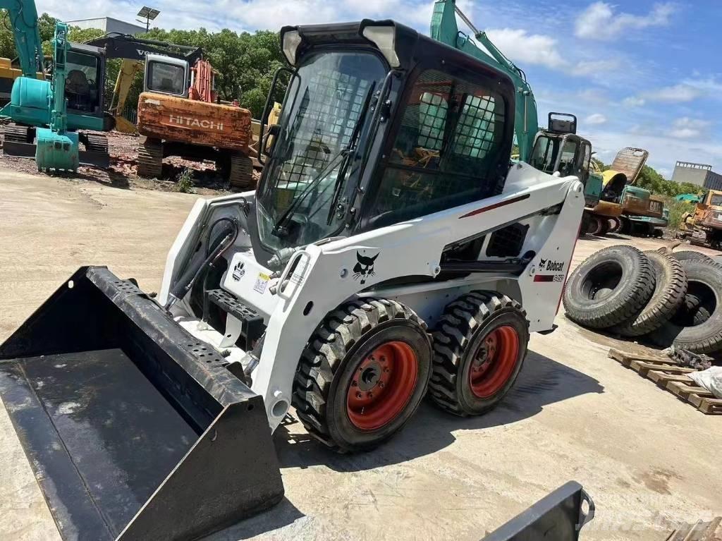 Bobcat S 450 لوادر انزلاقية التوجيه