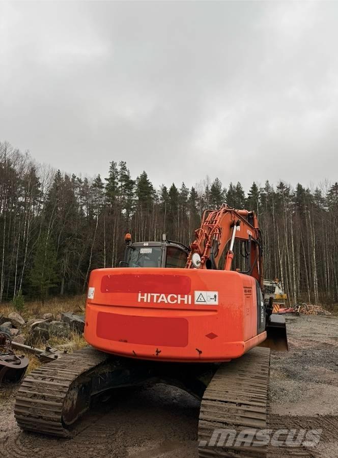 Hitachi ZX 225 US LC حفارات زحافة