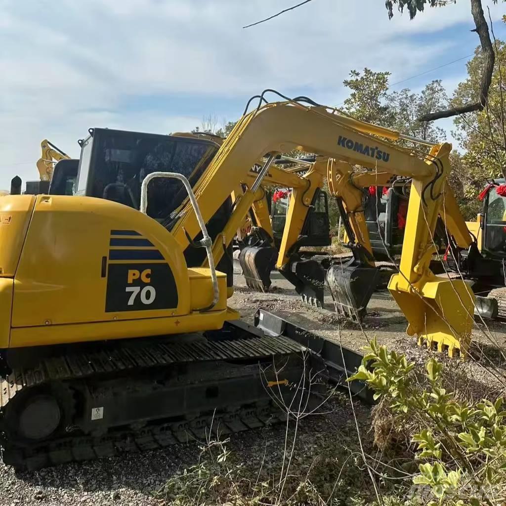 Komatsu PC 70 حفارات زحافة