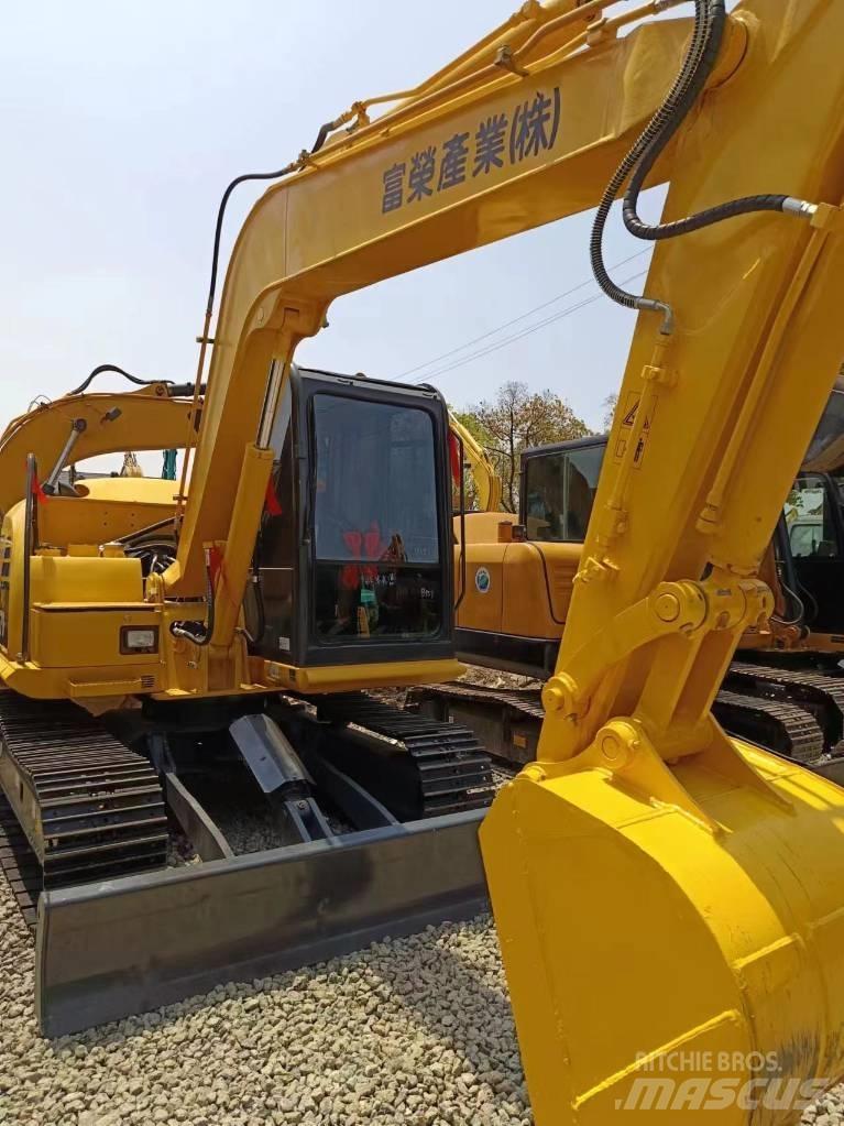 Komatsu PC 70 حفارات زحافة