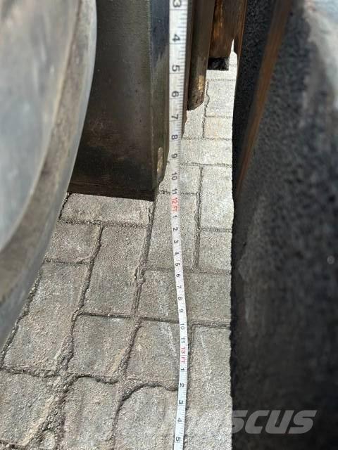 Kalmar DCB 28-1200 شاحنات الديزل