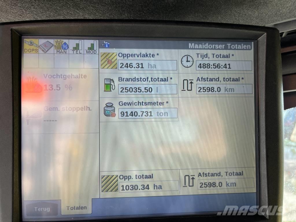 New Holland CR 8.90 حصادات