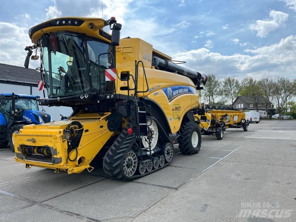 New Holland CR 8.90 حصادات