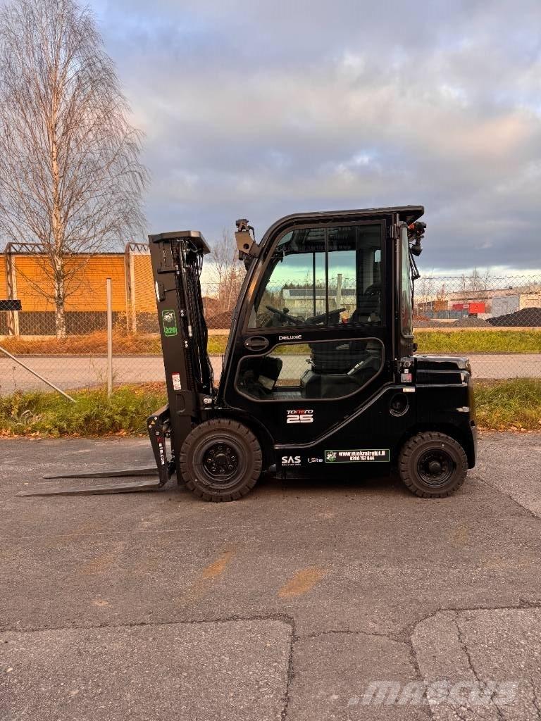 Toyota 52-8 FDF 25 شاحنات الديزل