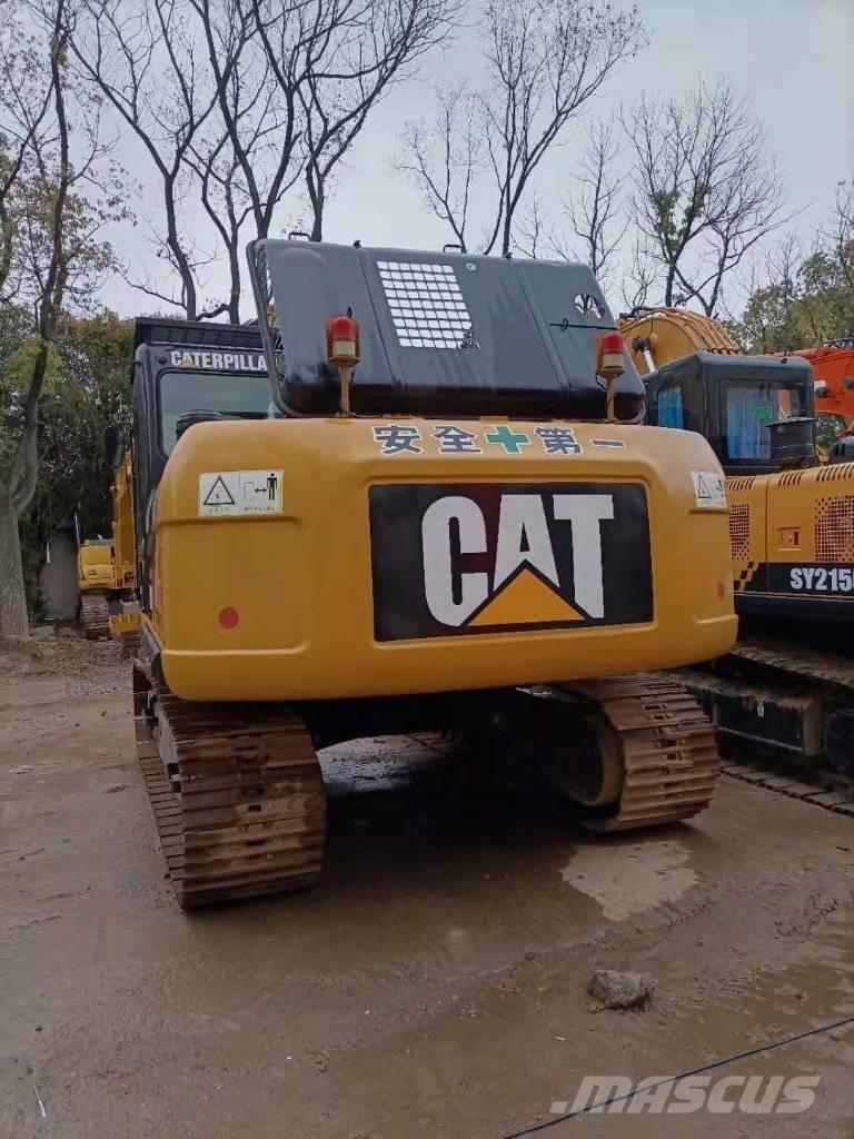 CAT 320 D حفارات زحافة