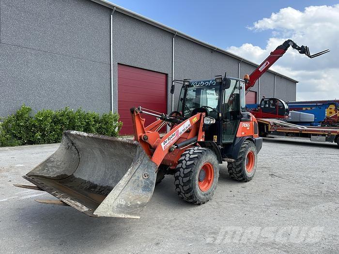 Kubota R065W لوادر بعجل