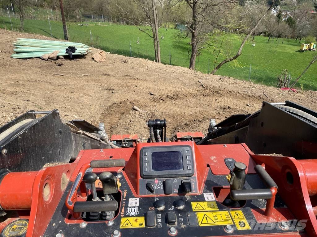 Ditch Witch SK 3000 لوادر زحافة