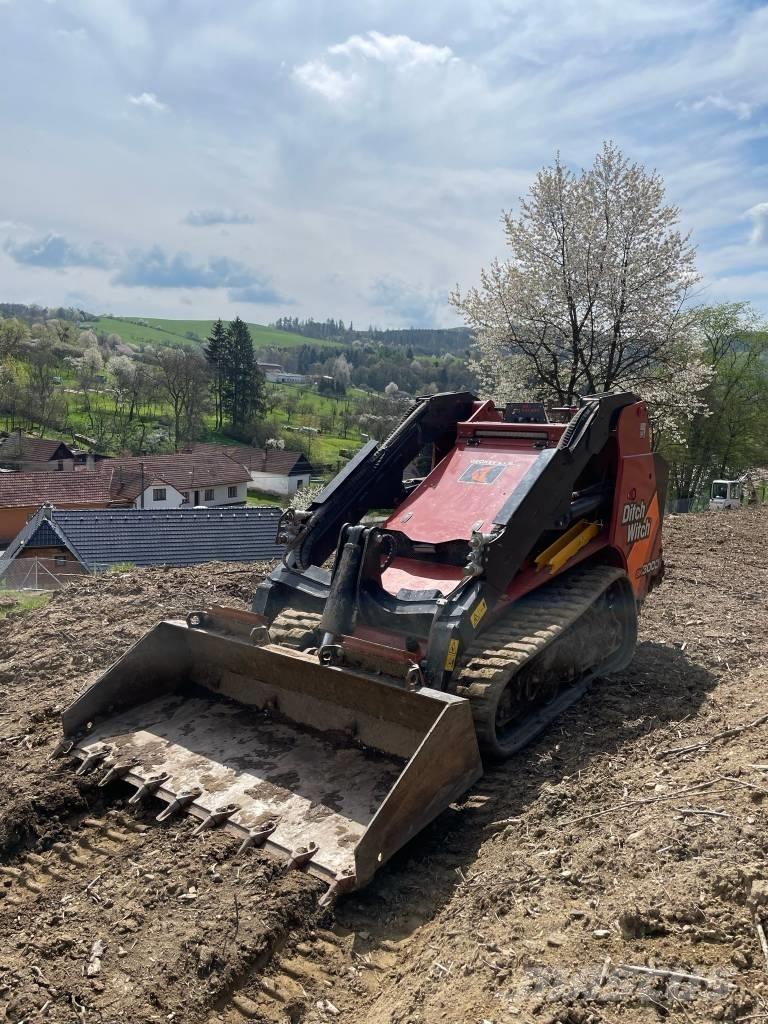 Ditch Witch SK 3000 لوادر زحافة