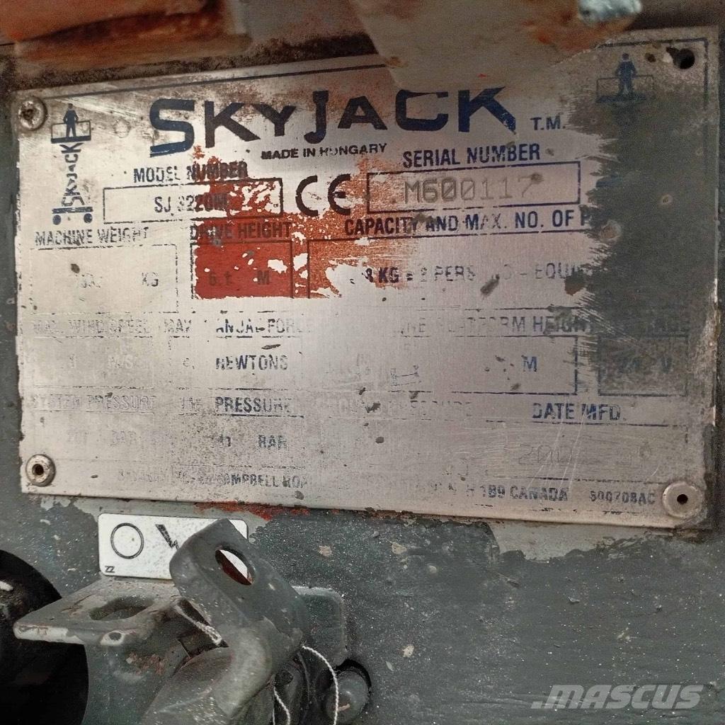 SkyJack SJ 3220 رافعات مقصية الشكل