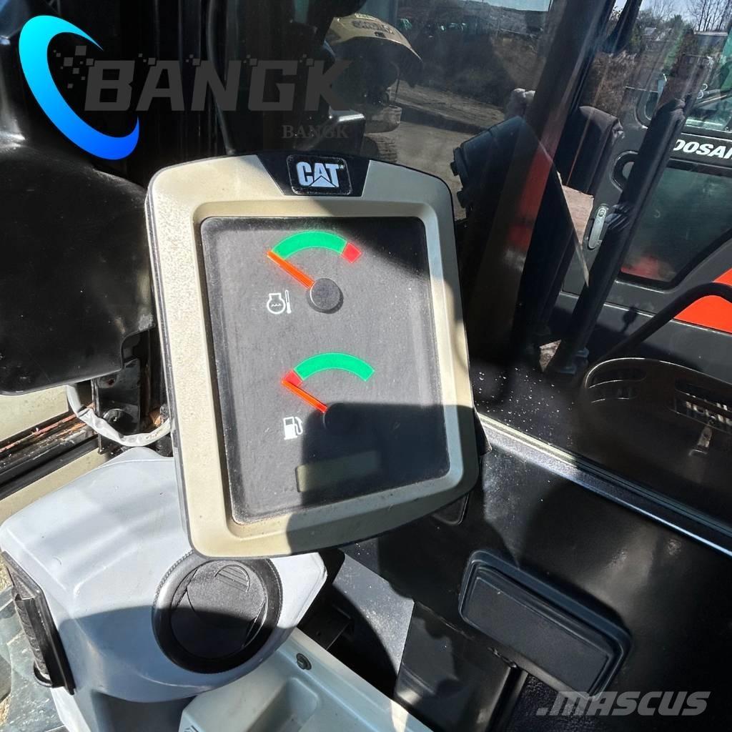 CAT 306E2 حفارات زحافة