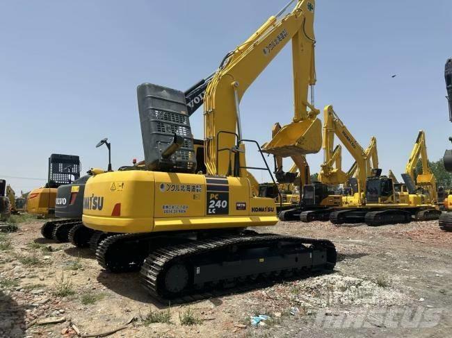 Komatsu PC 240-8 حفارات زحافة