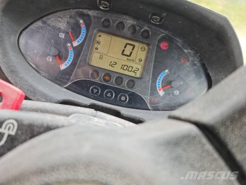 Hitachi ZW 220 لوادر بعجل