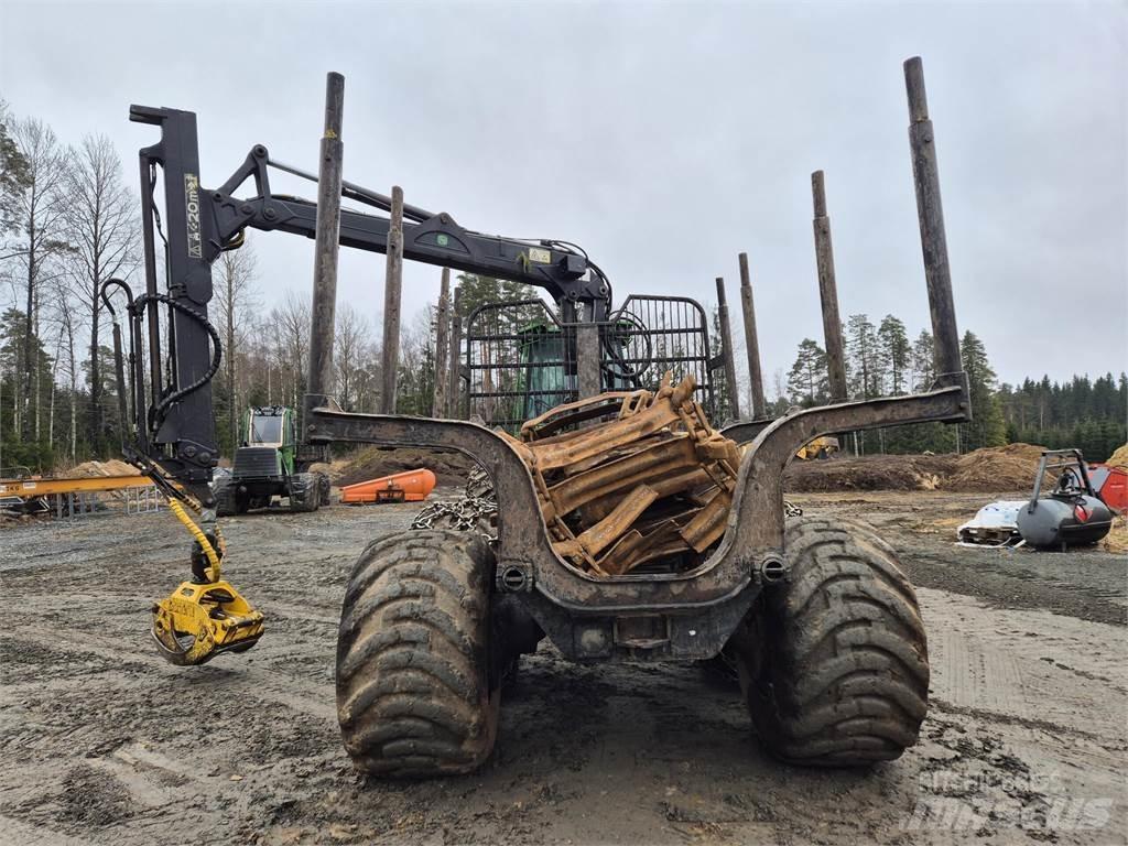 John Deere 1110D شاحنات