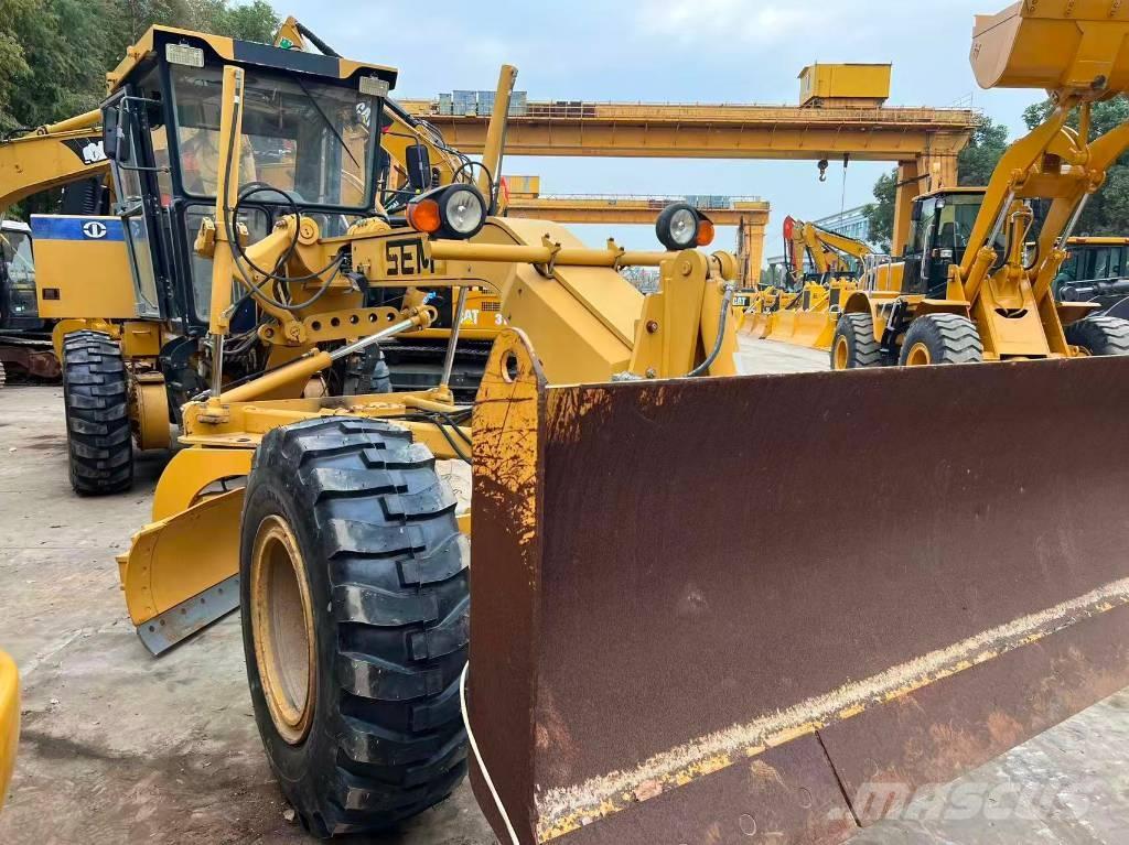 SEM 919 معدات تمهيد الطرق