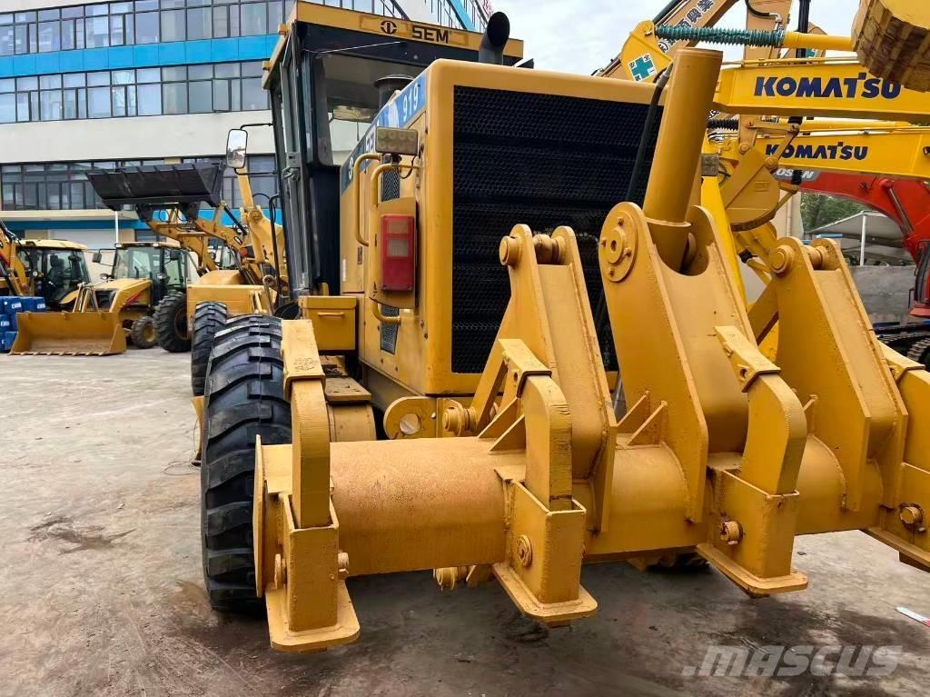 SEM 919 معدات تمهيد الطرق