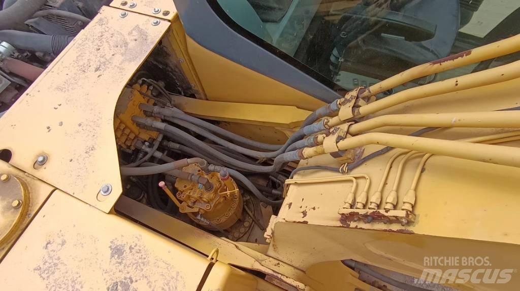 Komatsu PC 160 LC-7 حفارات زحافة