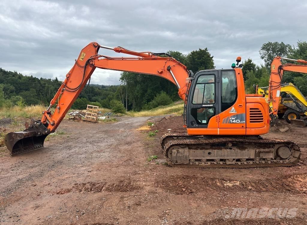 Doosan DX 140 LCR-3 حفارات زحافة