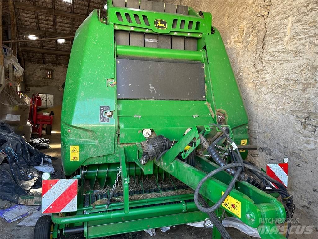 John Deere V461M محزمات مستديرة