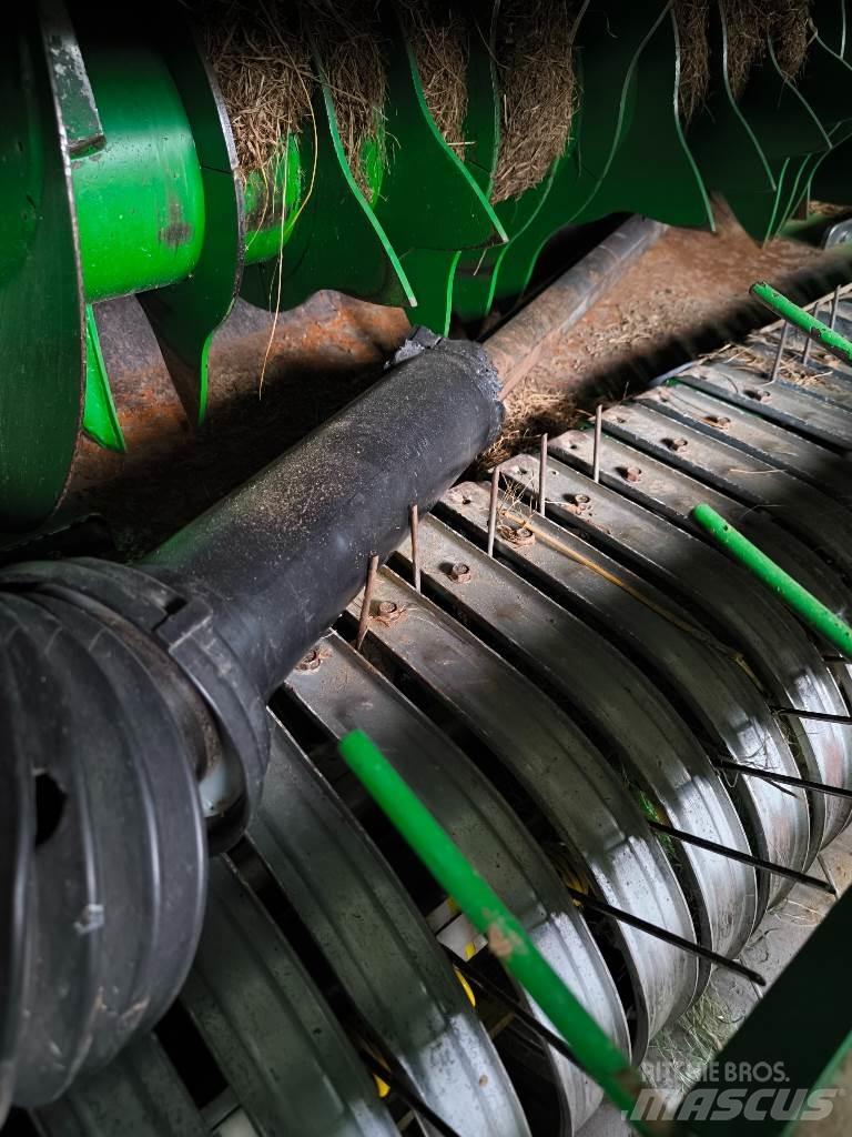 John Deere V461M محزمات مستديرة