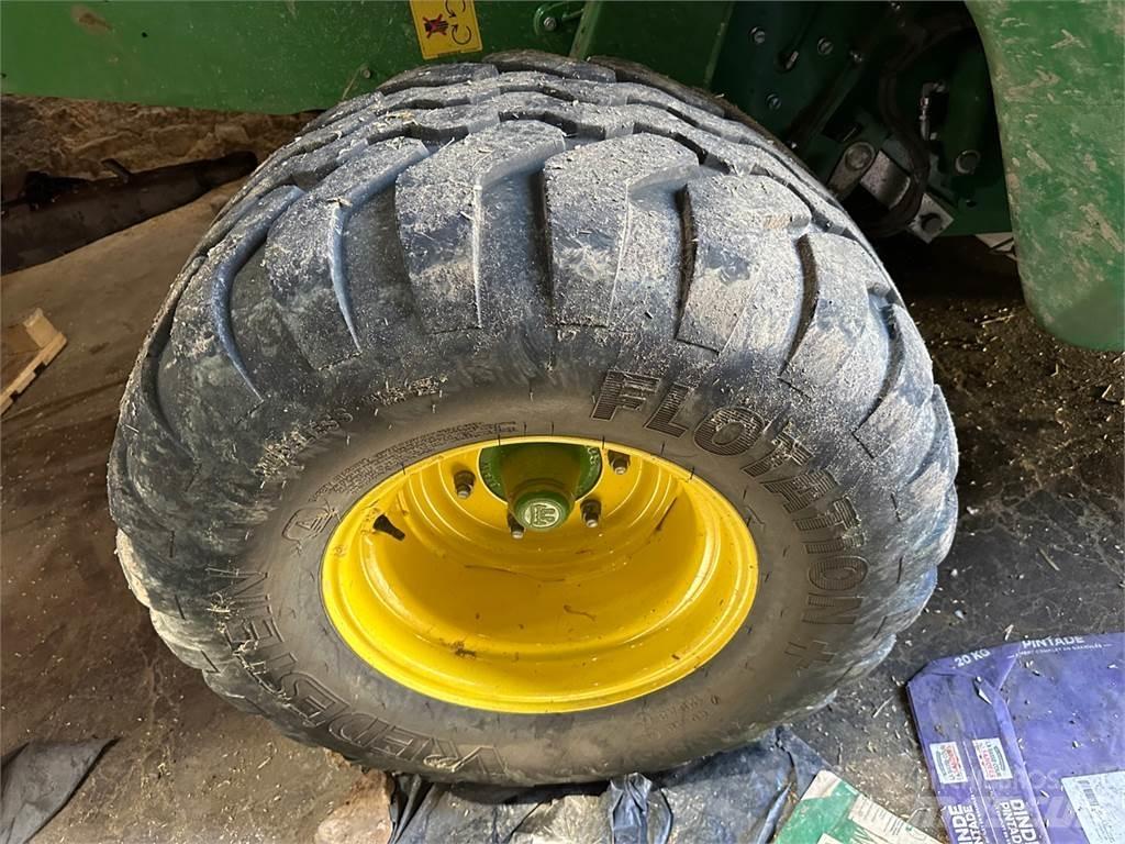 John Deere V461M محزمات مستديرة