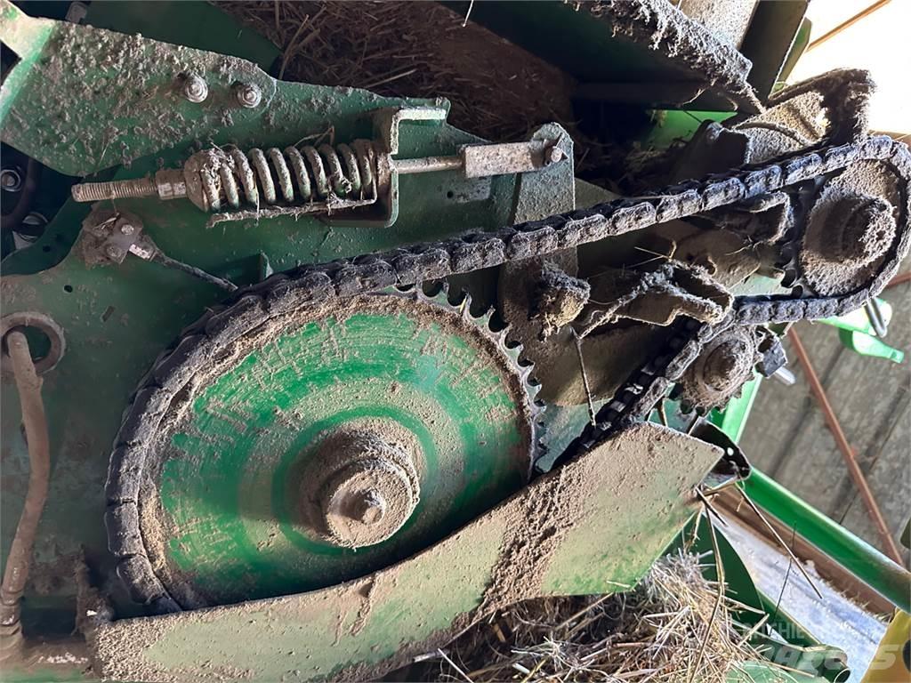John Deere V461M محزمات مستديرة