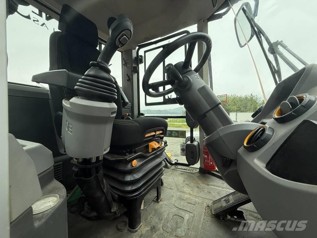JCB 413K لوادر بعجل