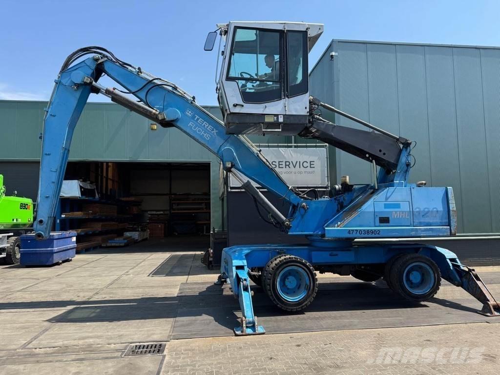 Fuchs MHL 320 مناولات المخلفات / مناولات صناعية