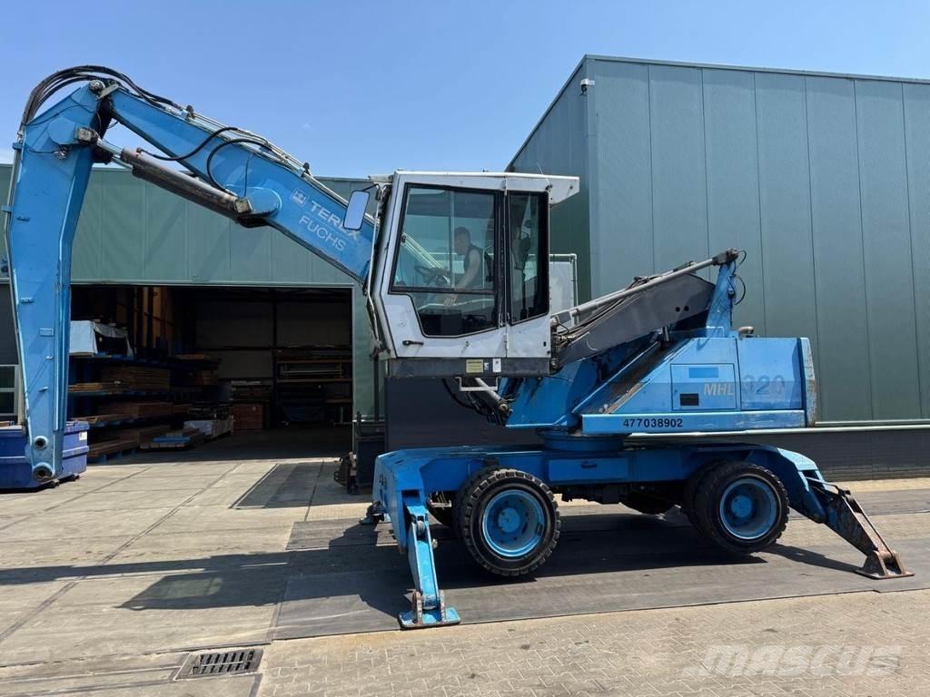 Fuchs MHL 320 مناولات المخلفات / مناولات صناعية