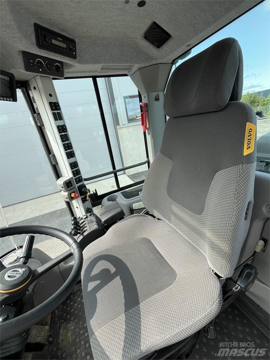 Volvo L 60 H لوادر بعجل