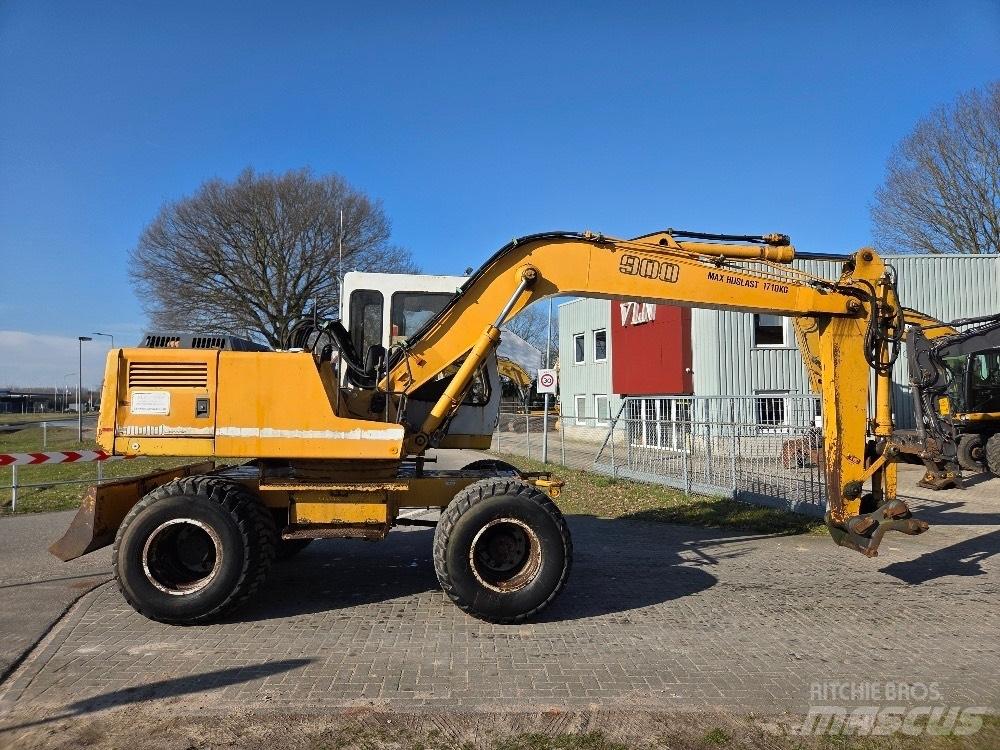 Liebherr A900 حفارات بعجل