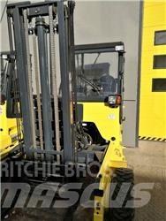 Moffett M8 35.3 شاحنات الطرق الوعرة