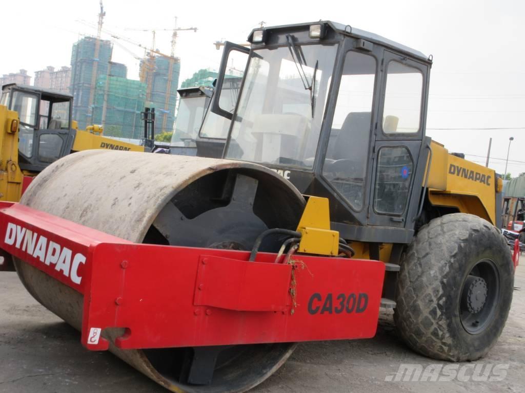 Dynapac CA 30 D مداحل أحادية الأسطوانة
