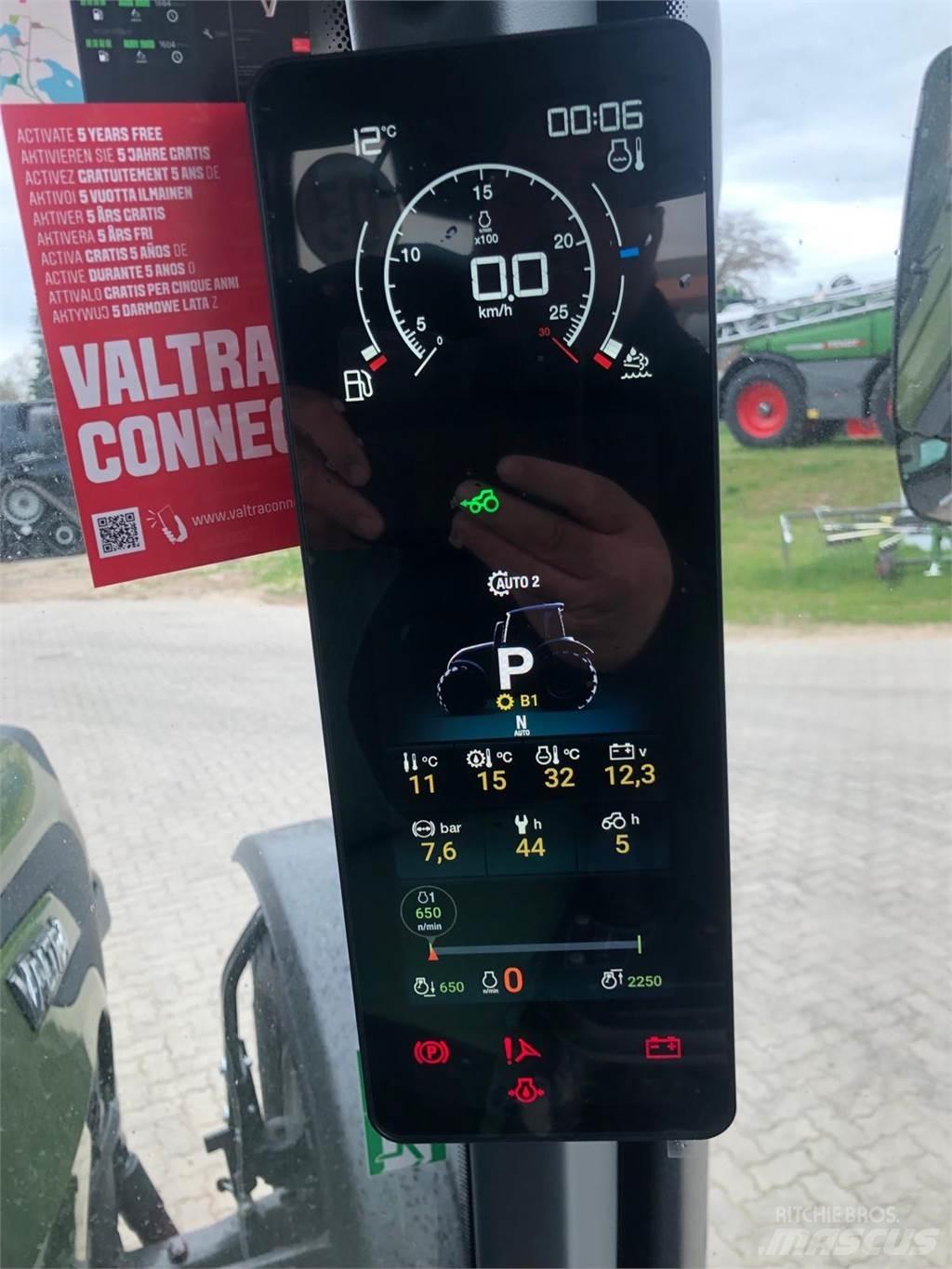 Valtra T175EA الجرارات