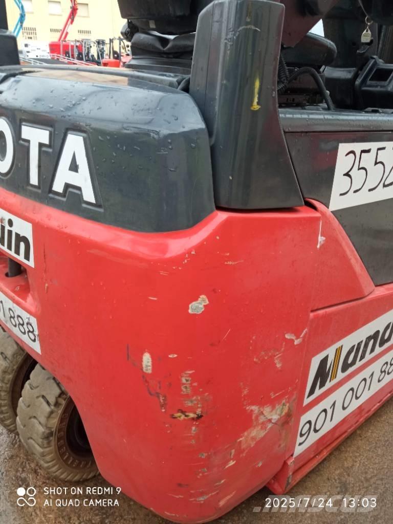 Toyota 8FBE16T شاحنات ذات رافعات شوكية تعمل بالكهرباء