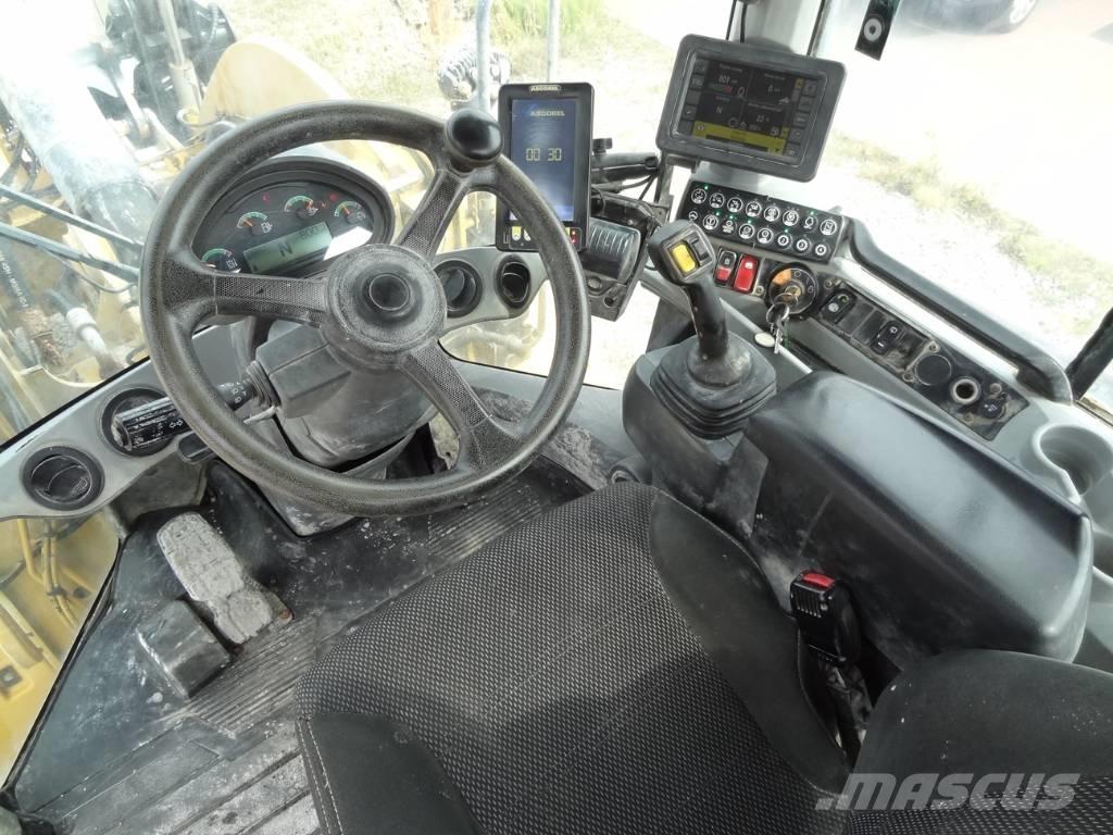 CAT 938 M لوادر بعجل