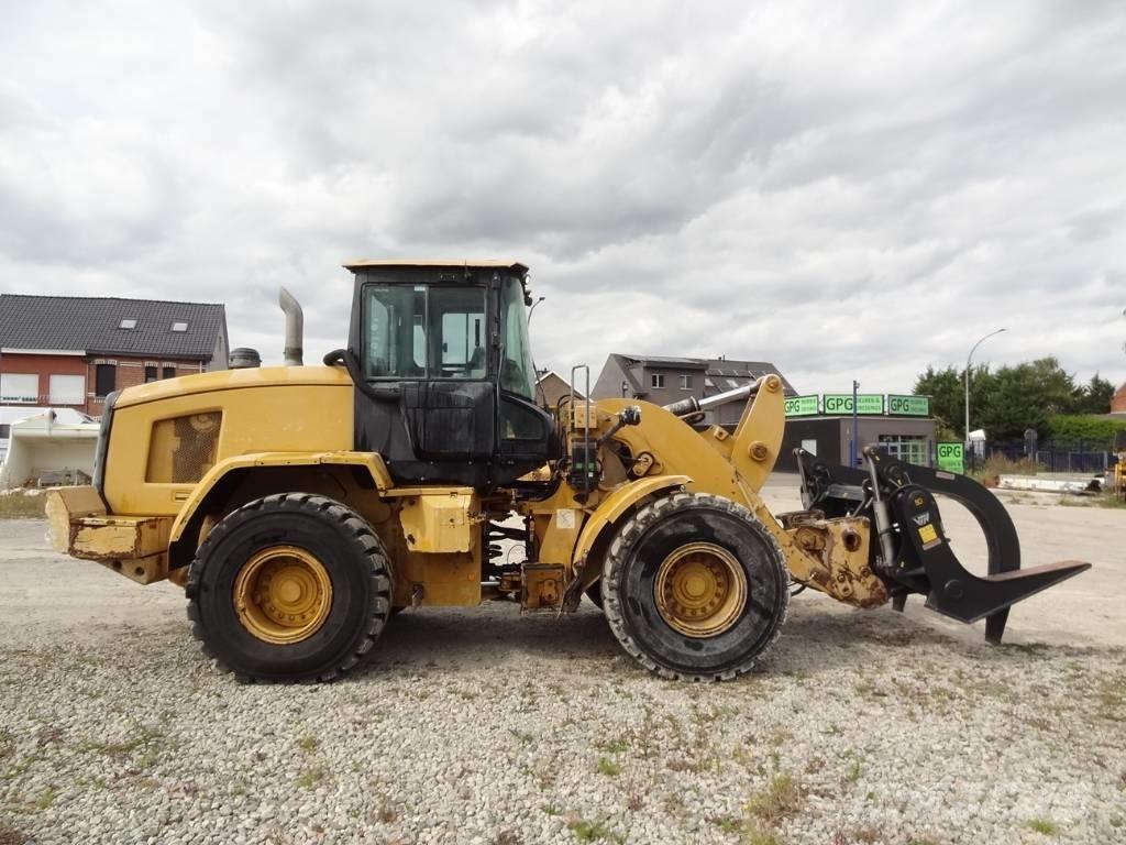 CAT 938 M لوادر بعجل