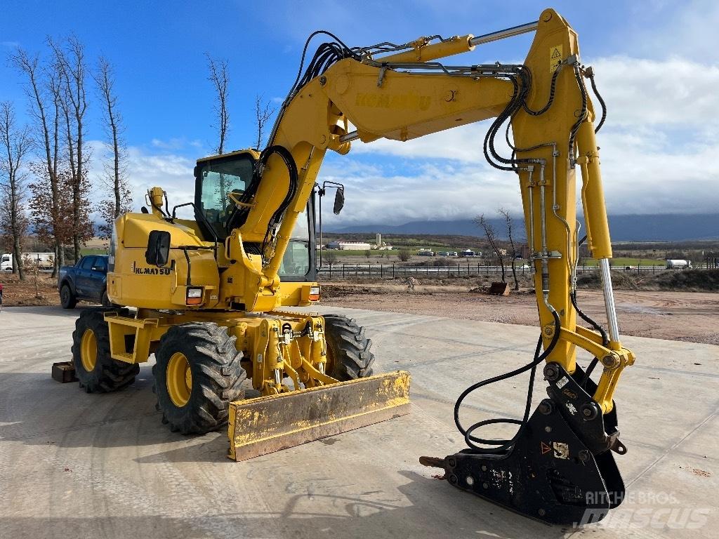 Komatsu PW 98 MR-8 حفارات بعجل