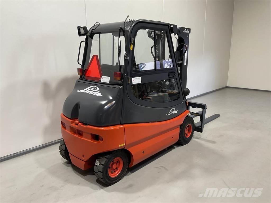 Linde E25P - 02 شاحنات ذات رافعات شوكية تعمل بالكهرباء
