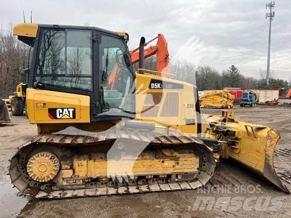 CAT D5K2 LGP بلدوزرات مجنزرة