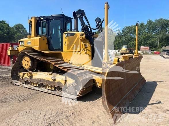 CAT D6T XW بلدوزرات مجنزرة