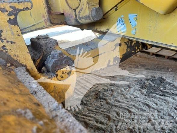 CAT D6T XW بلدوزرات مجنزرة