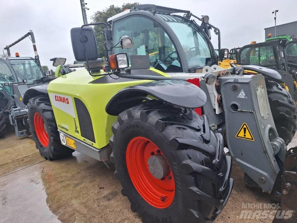CLAAS 7030 scorpion معدات مناولة لأغراض الزراعة