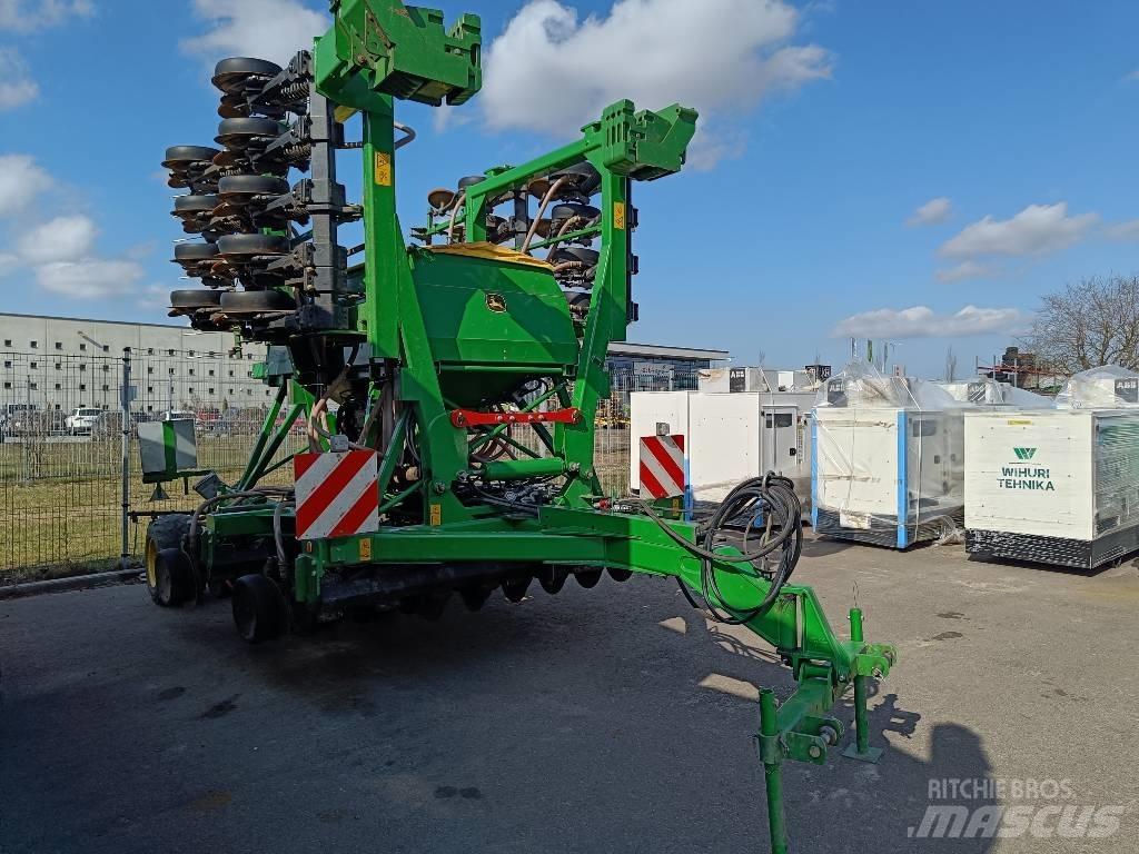 John Deere 750 A مثاقيب